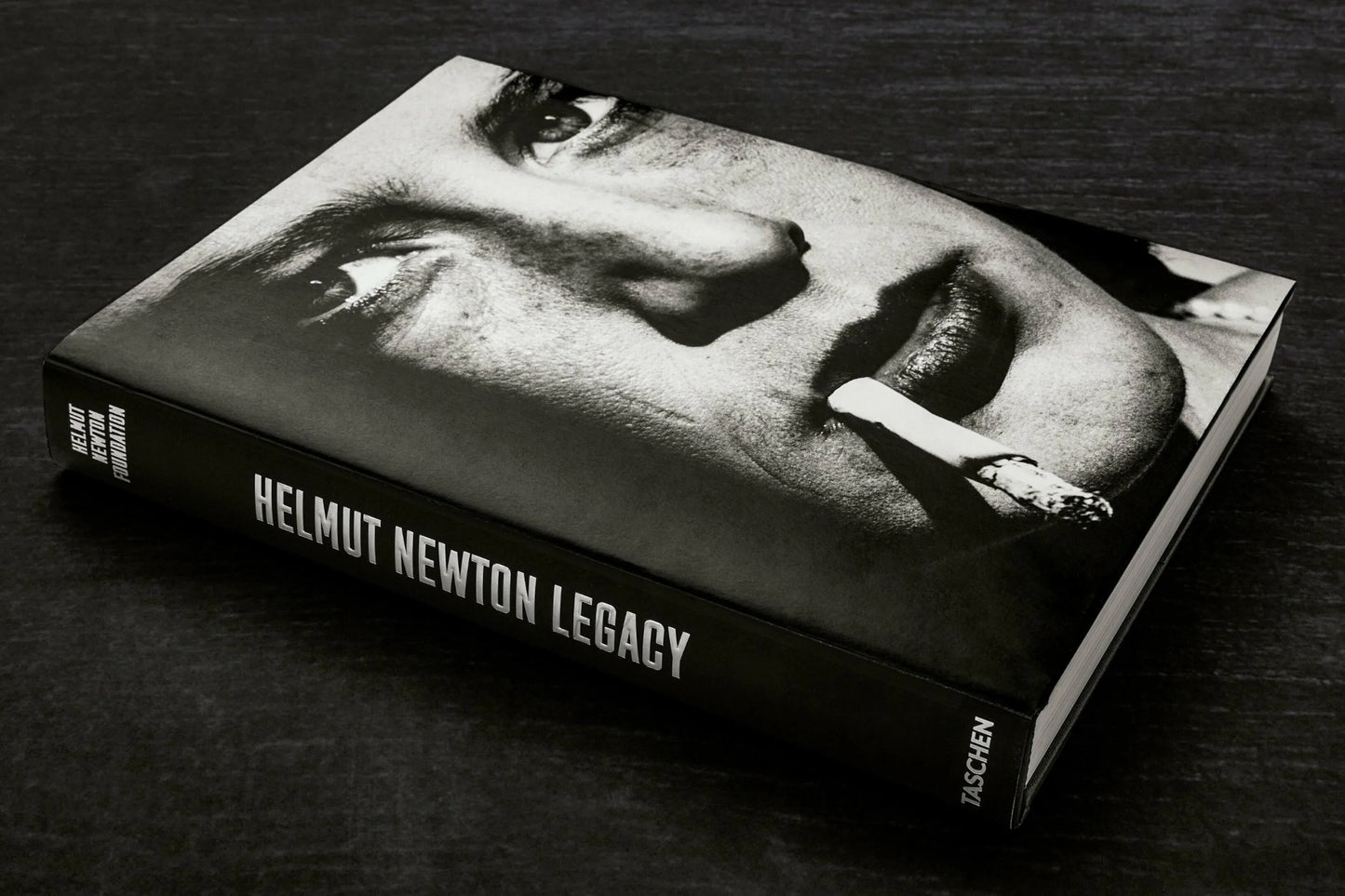LIBRO HELMUT NEWTON