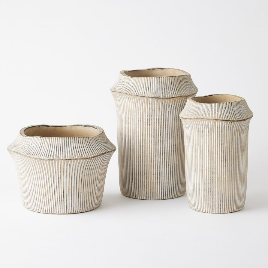 VERTICAL EDGE CEMENT VASE MED